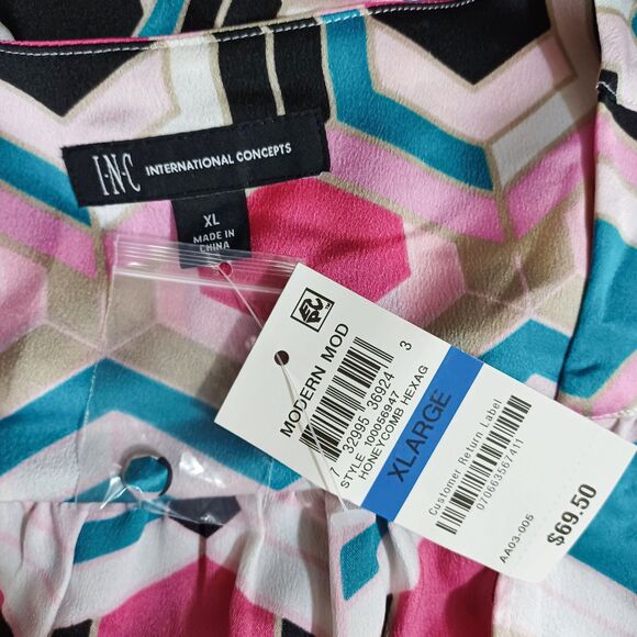 NWT INC Sz XL Geometric Wrap Blouse | Hexagon Print Tie Waist Mod Pop Preppy Top - Picture 9 of 9